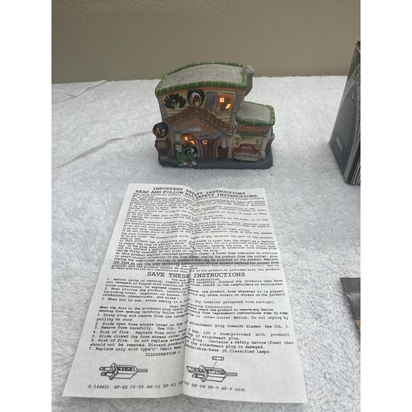 Midwest Of Cannon Falls Creepy Hollow Gasp N Go Mini Auto Shop Halloween*Works** - Picture 5 of 16